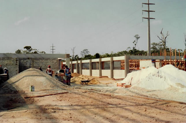 Ano 1996 - Vista dos prédios técnico e administrativo