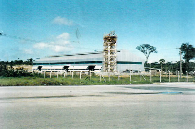 1997 - Vista frontal do galpão