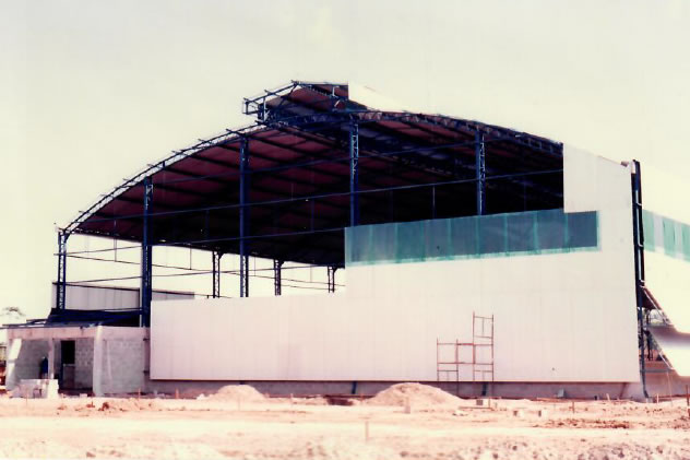 1997 - Vista dos fundos do galpão