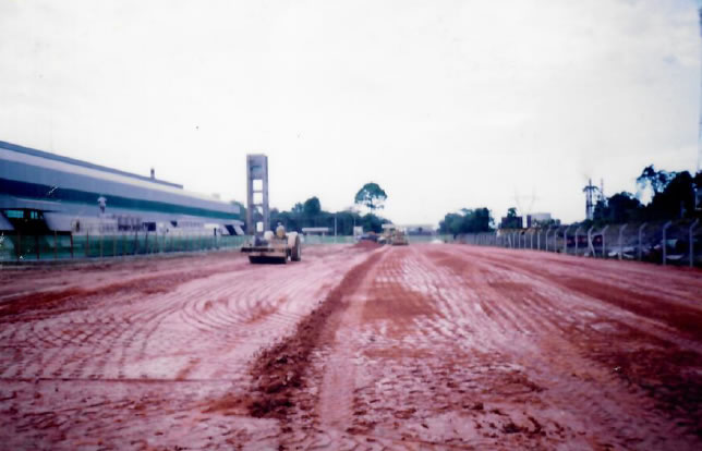 1998 - Compactação do aterro